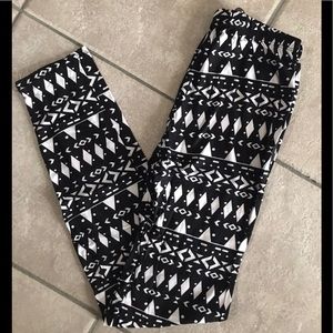 Black and white leggings. NWOT.