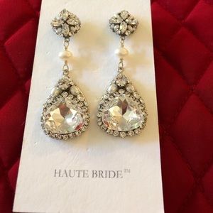 Silver Tone Swarovski Crystal/Pearl Drop Earrings