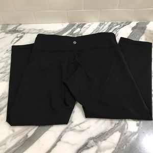 Lululemon plain black cropped leggings 8
