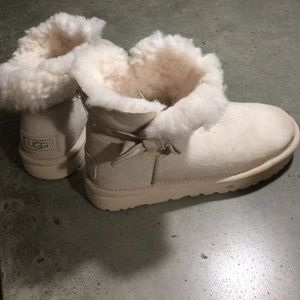 Short UGG size 7