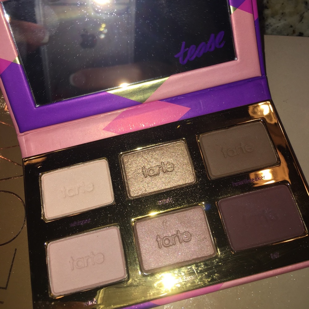 {🌸SOLD🌸} Tartlette Tease Pallete