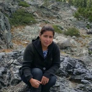 Meet your Posher, Yanet