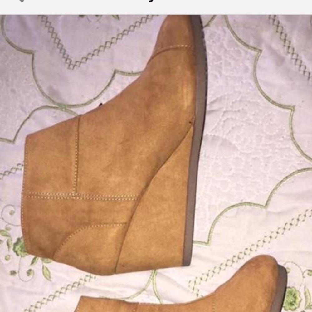 Selling this!!! - Picture 2 of 2