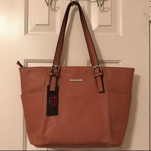 🎉🔹SOLD🔹🎉B&G Purse