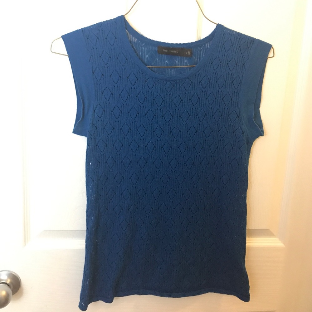 Short sleeve knit sweater