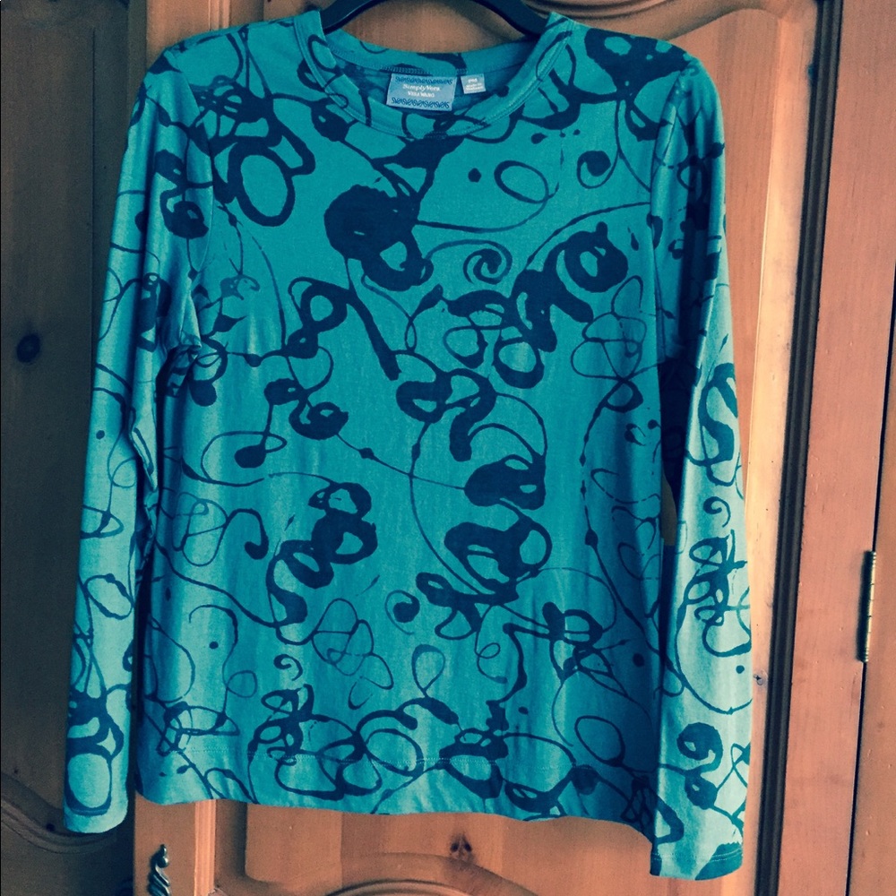 Vera Wang long sleeve tee