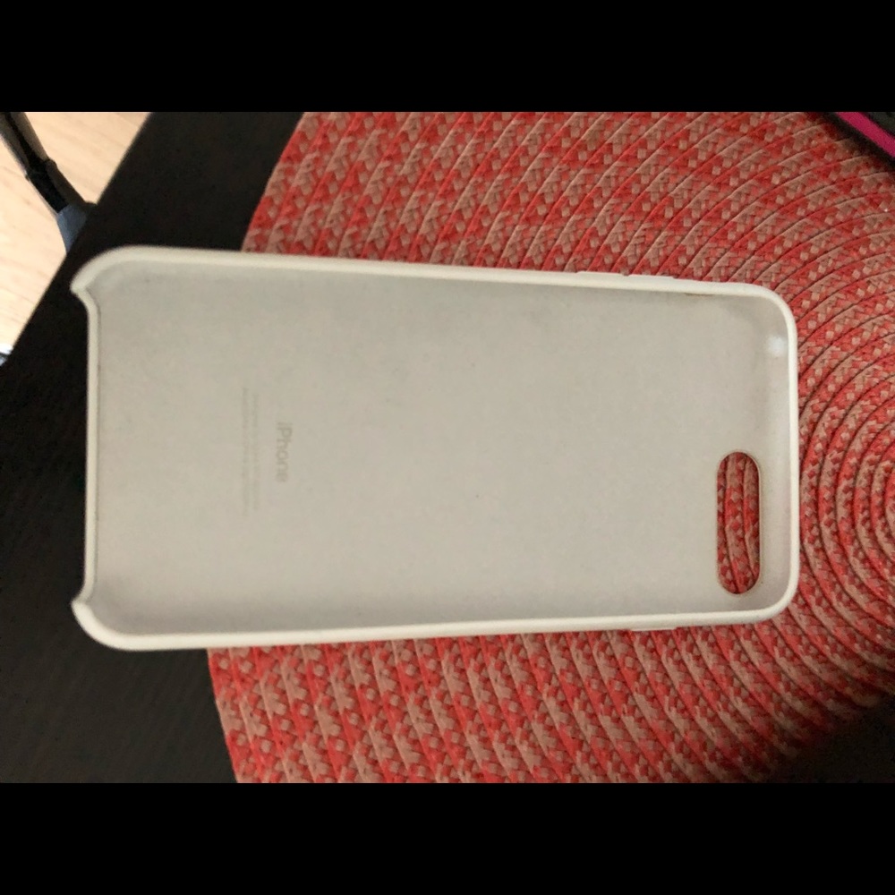 White IPhone 7 Plus case