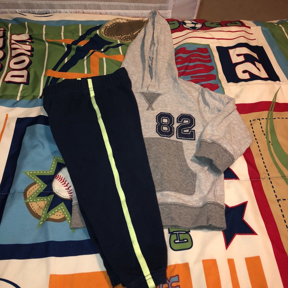 Carter’s 2 piece sweatsuit.