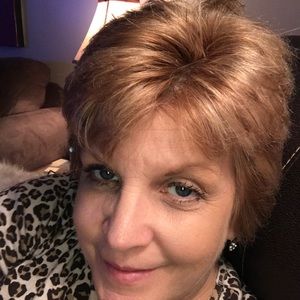 Meet your Posher, Monique