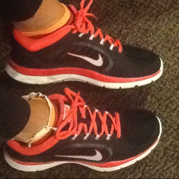 Women's nike shoes - Picture 1 of 1