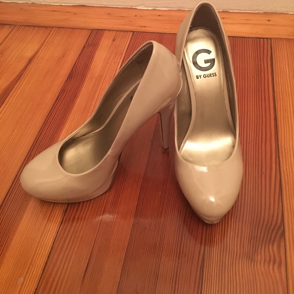 Nude Guess Patent Leather Pumps