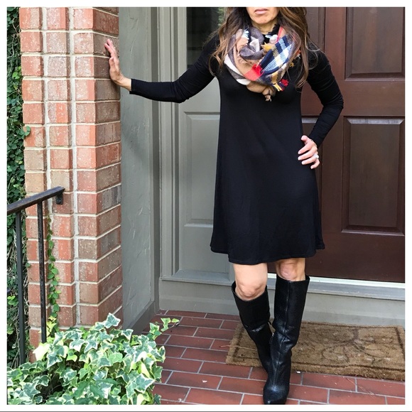 Dresses & Skirts - ✨LAST ONE  ✨High neck black swing dress