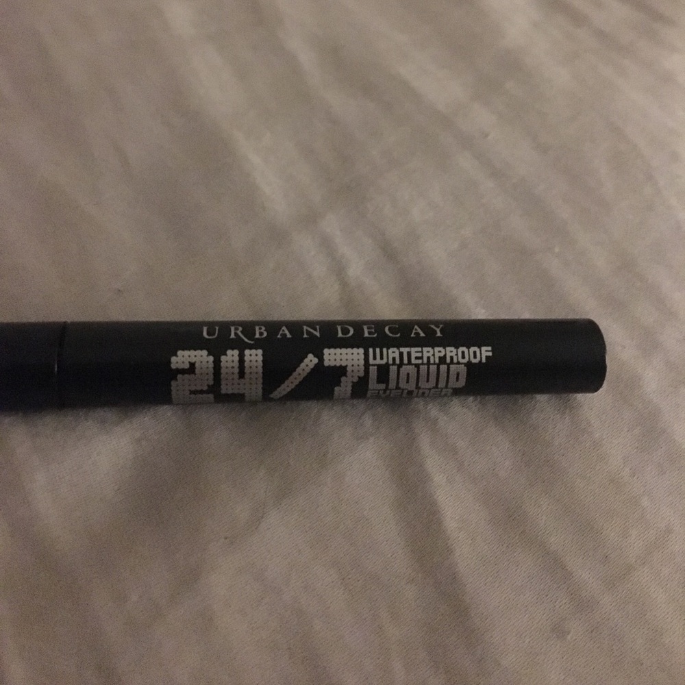 Urban Decay 24/7 Waterproof Liquid Eyeliner