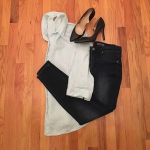 J. Jill Blue Linen Long Sleeve Button Down