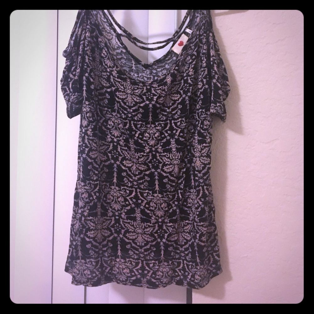 Beautiful Black and Tan blouse