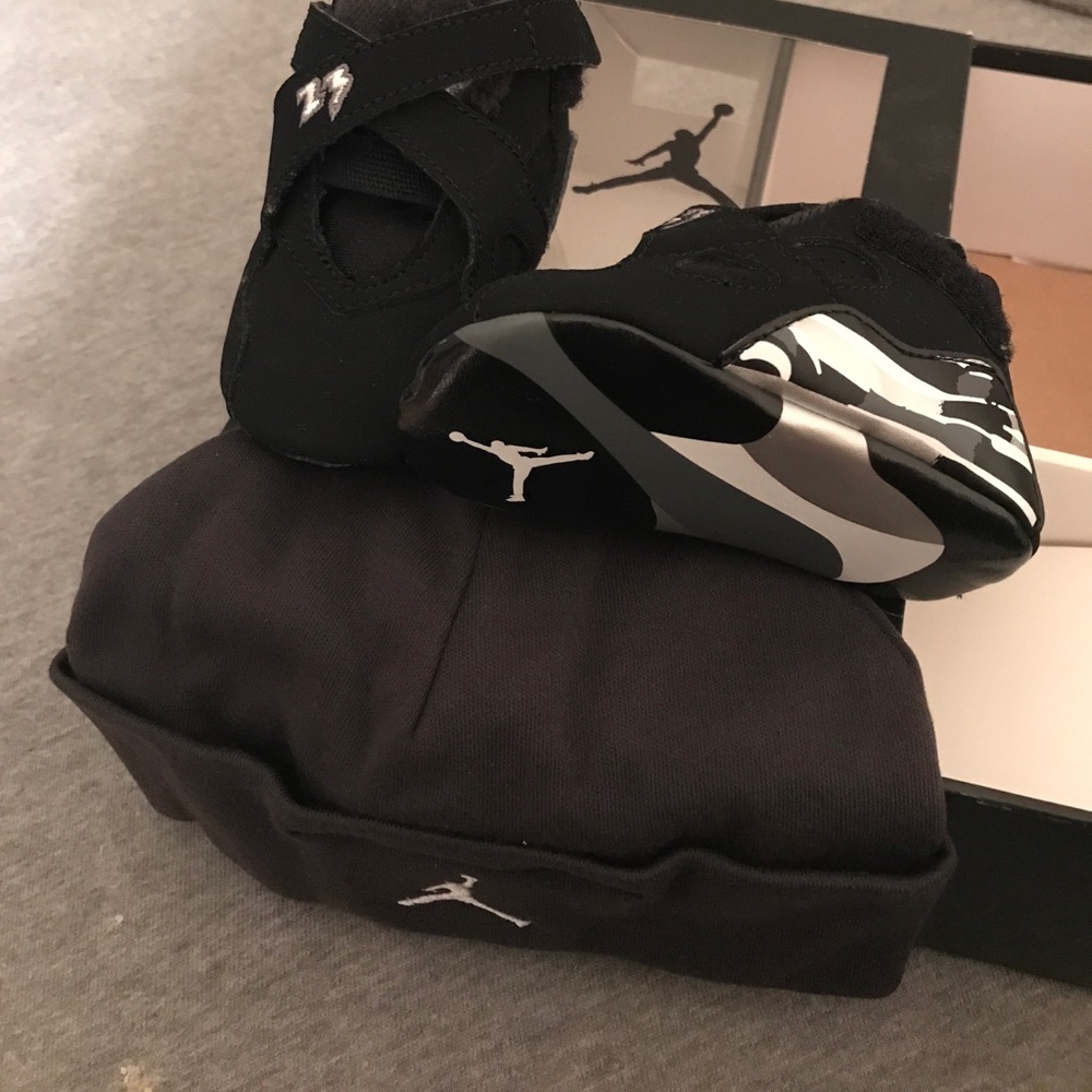 Jordan Retro 8 gift pack
