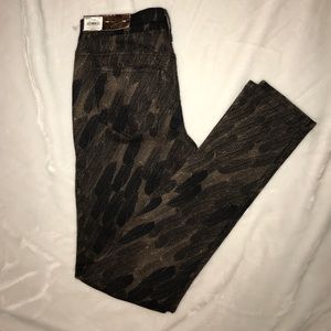 Princess Vera wang born to rule leggings