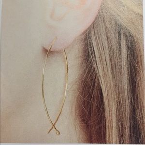 Hammered wire small hoops