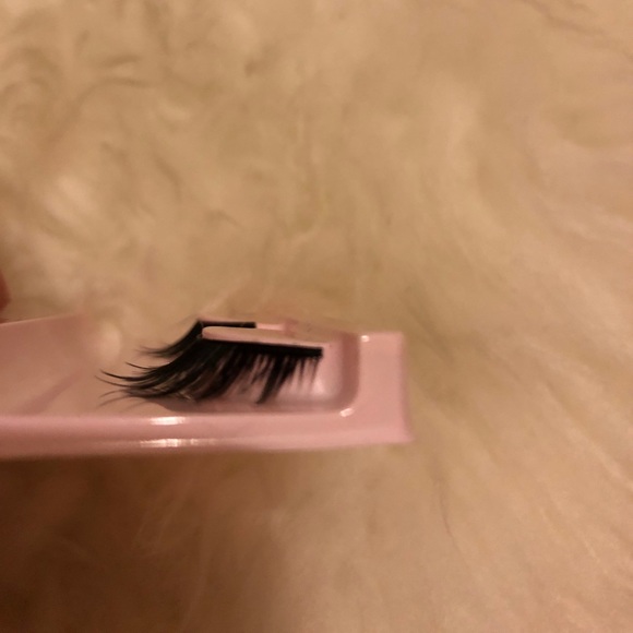 ✨ Gorgeous Wispy Lashes Set of 3 - Picture 2 of 3