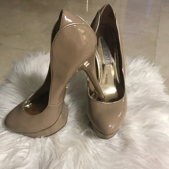 Jennifer Lopez Heels - Picture 2 of 3