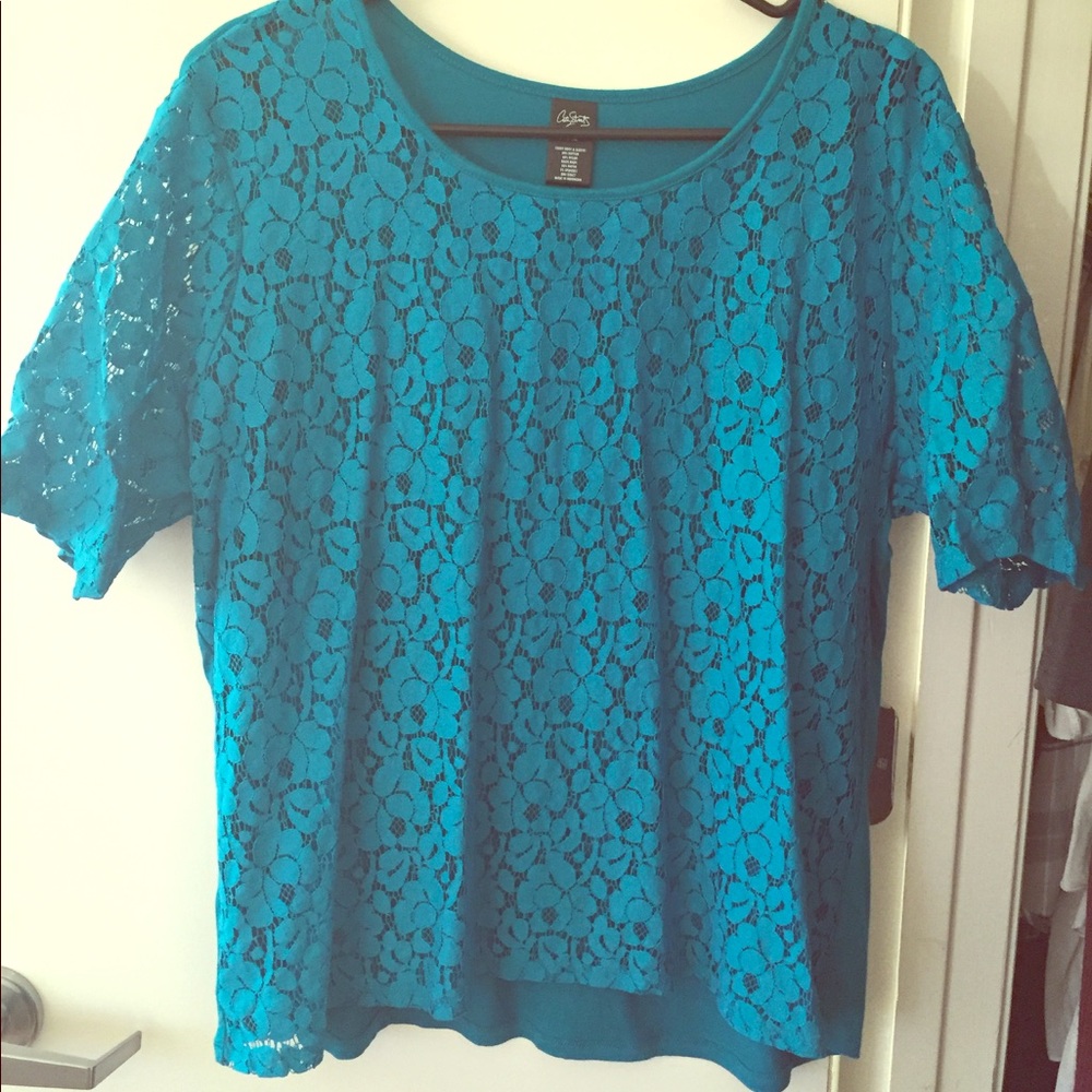 Aqua blue tee shirt, lace front