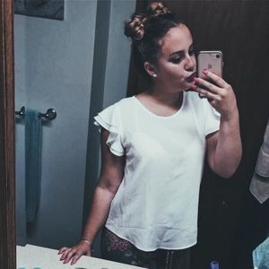 Meet your Posher, Alexandra