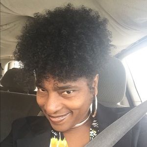 Meet your Posher, Henrietta