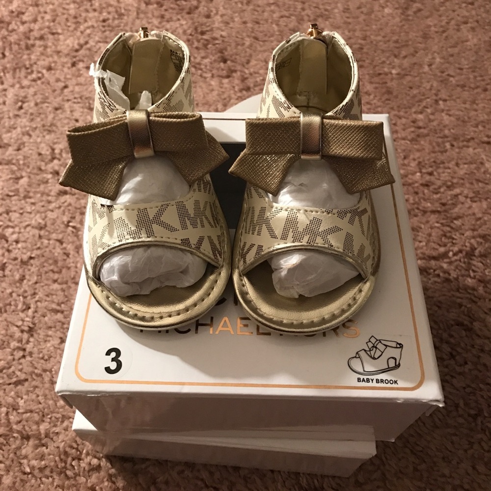 New mk sandals