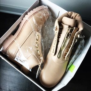 PrettyLittleThing Shoes - Nude Zip Up Boots PrettyLittleThing Shoes - Nude Zip Up Boots