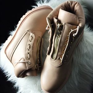 PrettyLittleThing Shoes - Nude Zip Up Boots PrettyLittleThing Shoes - Nude Zip Up Boots