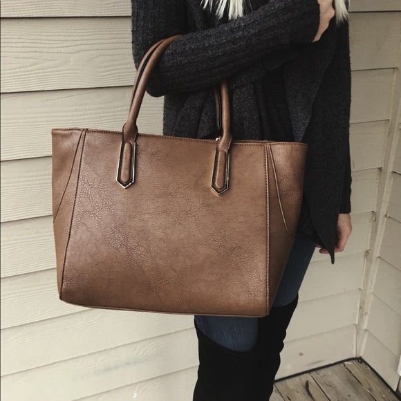 Handbags - ✨LAST ONE✨Stunning taupe purse