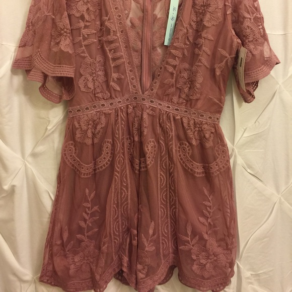 She and Sky Other - Lace short sleeve romper