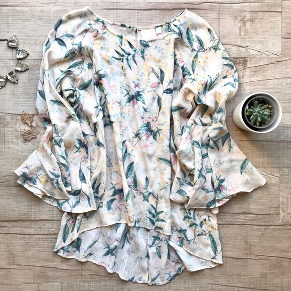 LC Lauren Conrad Tops - Lauren Conrad Runway Split Back Bell Sleeve Top