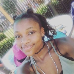 Meet your Posher, Mandy