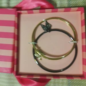 Vic secret nwt bangles
