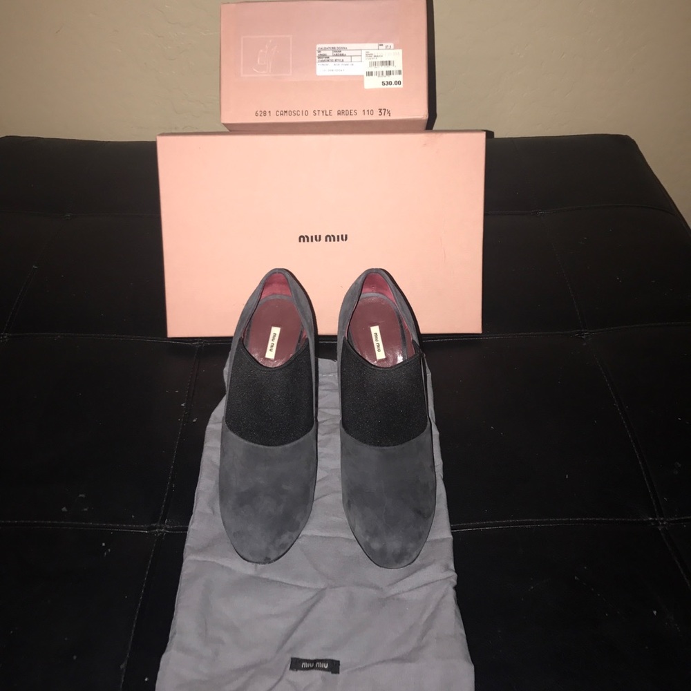 MIU MIU💞CAMOSCIO Grey&Black Sz 37.5 or US 7. 👠🌹