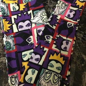 Perfect Disney Villain leggings. So fun!