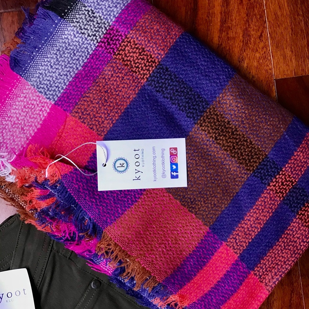 💫SOLD 💫❄️ BLANKET SCARF!❄️NWT - Picture 1 of 7