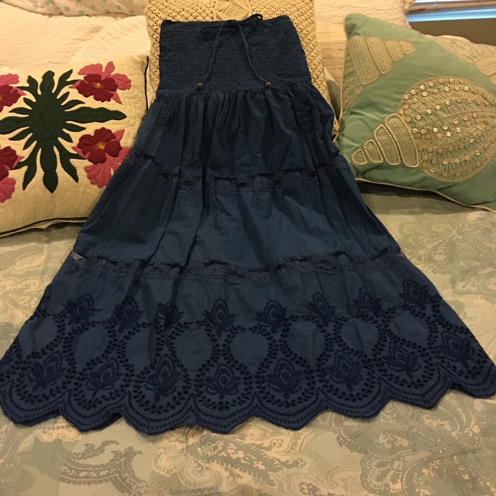 Blue strapless dress