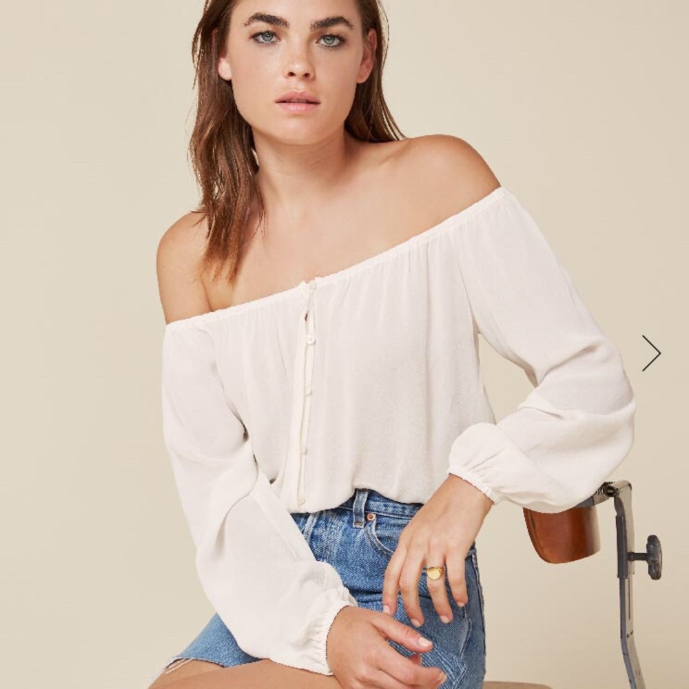 NWT off shoulder crop top