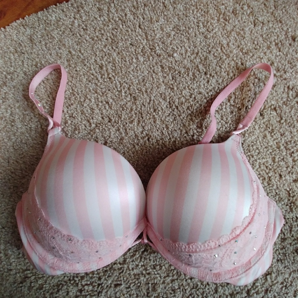 Victoria's Secret push up bra 34-C
