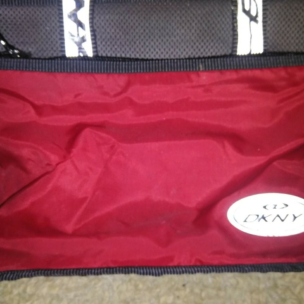 DKNY  sports purse