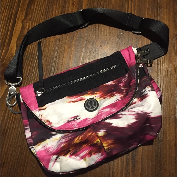 lululemon athletica Handbags - Lululemon Festival Bag