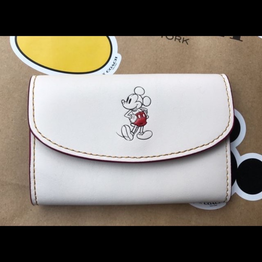 🚨 SALE! Mickey 6-key Holder!