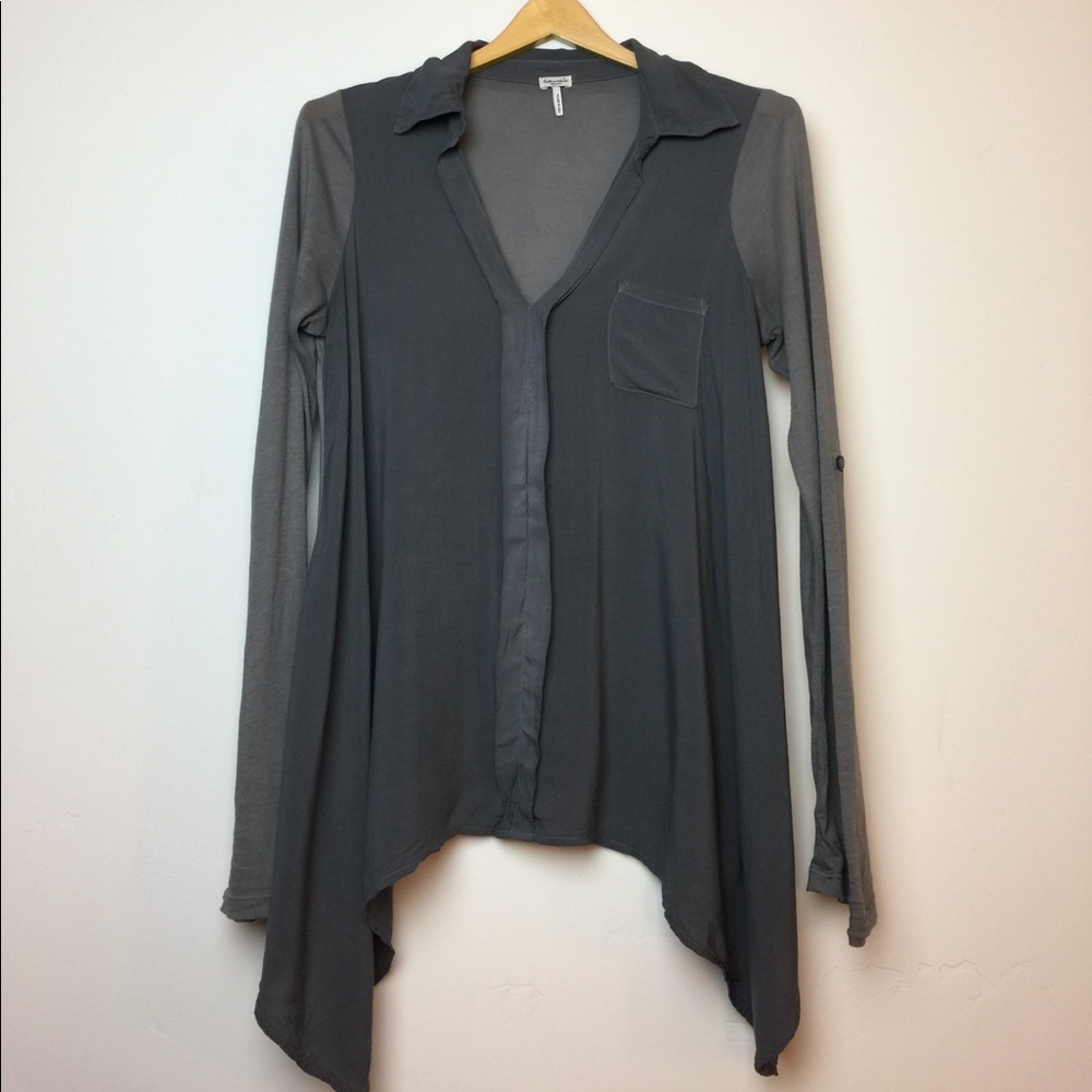 Splendid  two toned shirt w/ longer side seams