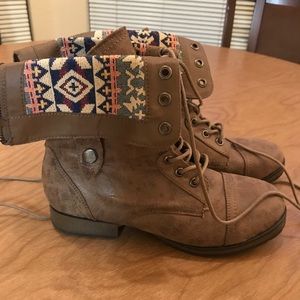 BRAND NEW taupe boots