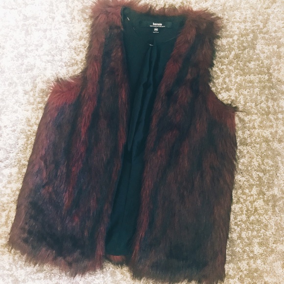 Kensie Burgundy Faux Fur Vest - Picture 1 of 4