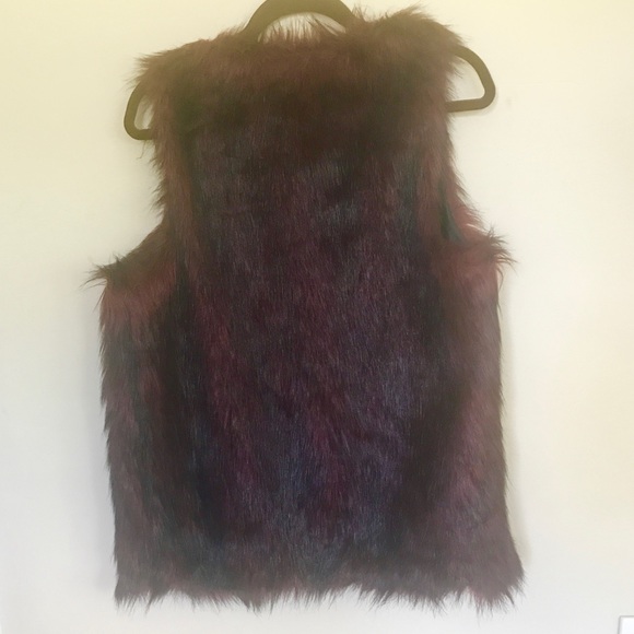 Kensie Burgundy Faux Fur Vest - Picture 2 of 4