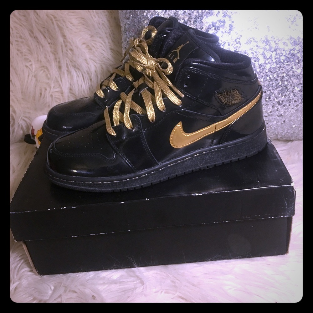 Retro air Jordan1 (black and gold) patent leather