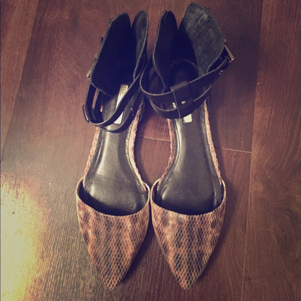 BCBGeneration flats